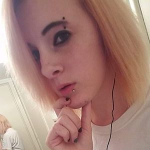 Meet your Posher, Justine